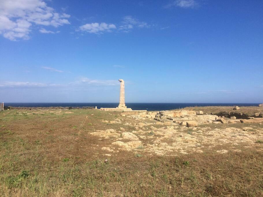 Comodo Appartamento A Crotone Bagian luar foto